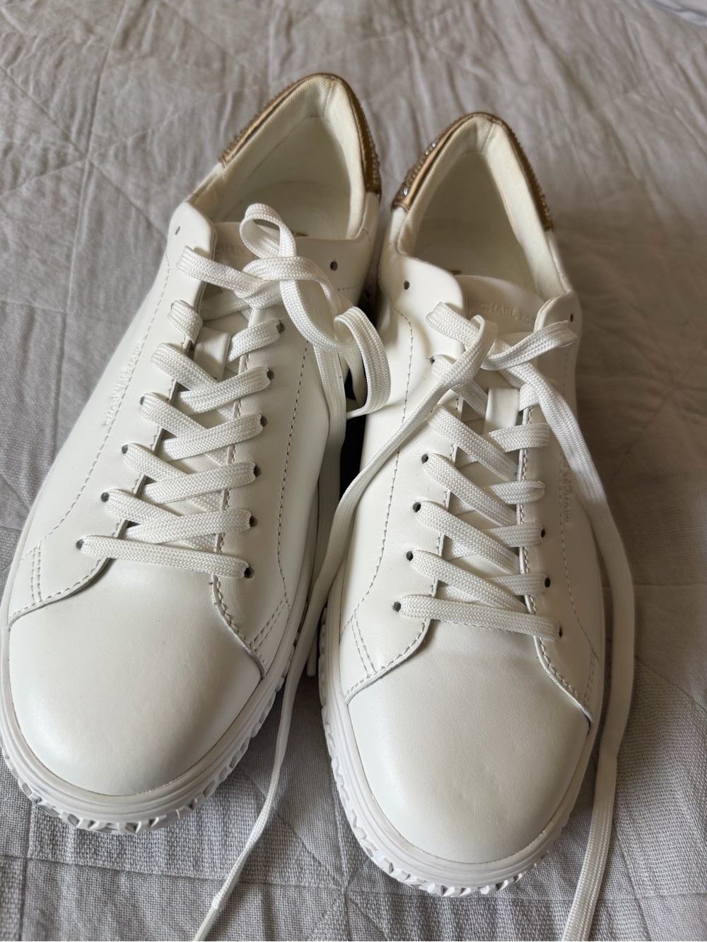 BRAND NEW! Michael Kors White and Gold Sneakers Contemporary Style - Picture 2 of 13